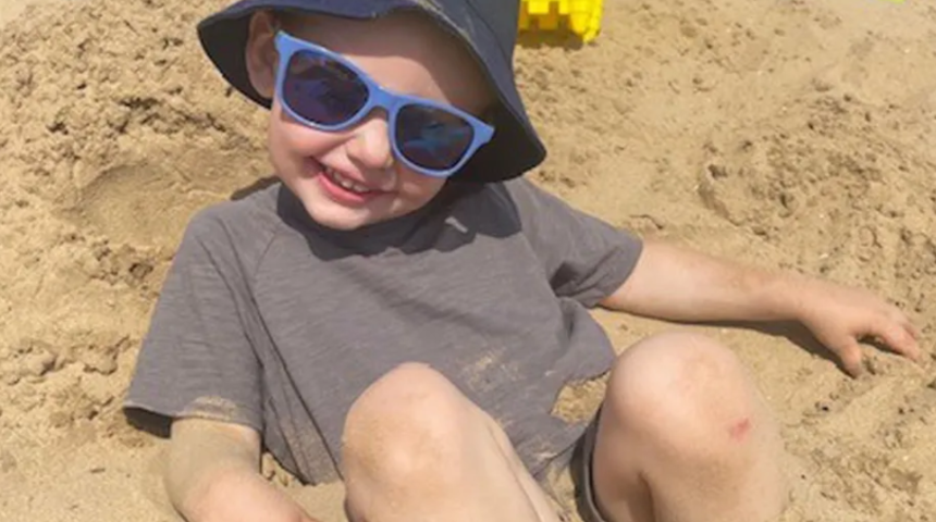 3 yaşındaki çocuk ailesinin çiftliğinde traktörün altında kalarak hayatını kaybetti! Baba hakkındaki suçlamaları reddetti