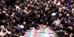 Tahran'da çarpıcı görüntüler! İranlılar başkent sokaklarına döküldü, Reisi'nin cenaze namazını Hamaney kıldırdı