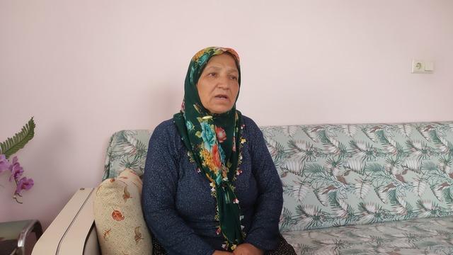 120 gram altınını alıp, evini de 2 milyon 250 bin liraya sattırdılar! Öğretmen oğlumla korkuttular, ekmek almaya giderken bile izin aldık