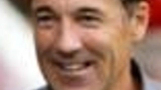 Havalimanından Sauders'a: Galler EURO 2016'yı kazanırsa park cezanı sileceğiz