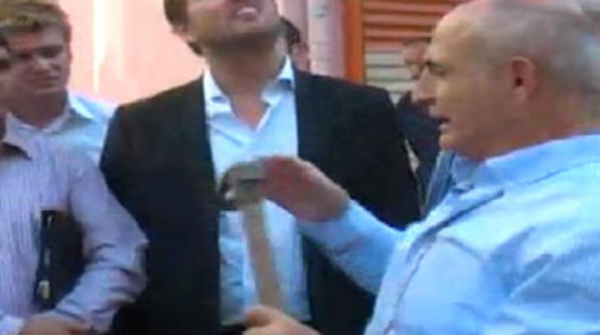 Yere düşen keser ortaya çıkardı