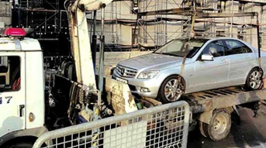 &Ccedil;ekiciyle g&ouml;zaltı