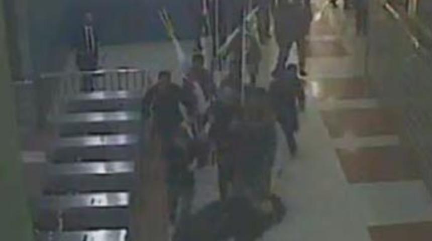 PKK yandaşları Ankara'da ter&ouml;r estirdi