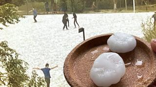 Türkiye'nin bir ucundan diğer ucuna aynı manzara: Ceviz büyüklüğünde dolu yağdı! Tarım arazileri, çatılar, arabalar... 10 dakika yetti!