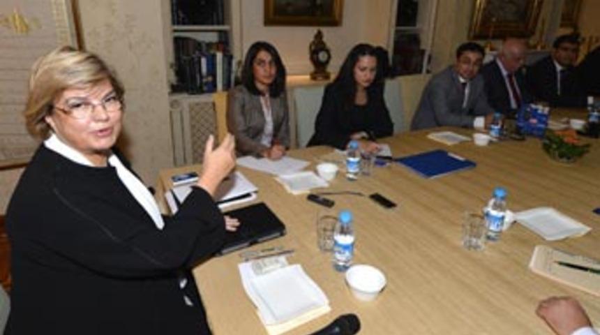 Çiller'e 'tak-şak'ı sordular