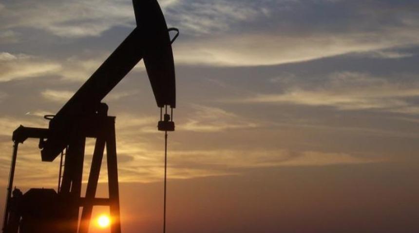 Nisan'dan bu yana tepetaklak... Petrol düşüşünü sürdürüyor!