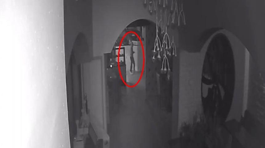 Kafeterya sahibi 14 yaşındaki çocuğa ara sıra harçlık veriyordu! Güvenlik kamerası görüntülerini izleyince şoke oldu