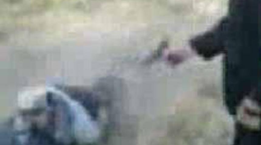 Muhalifler Suriye askerini böyle infaz etti!