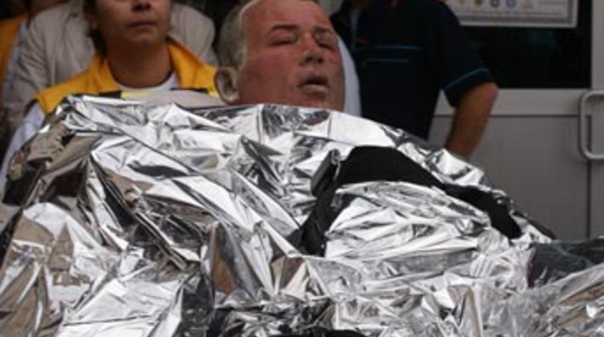 Başbakanlık &ouml;n&uuml;nde kendini ateşe verdi