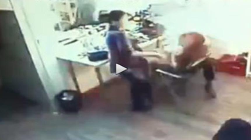 Az kalsın y&uuml;z&uuml; yanıyordu