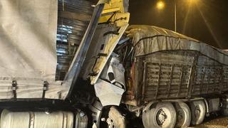 Anadolu Otoyolu'nda iki tırın çarpışması sonucu 1 kişi öldü