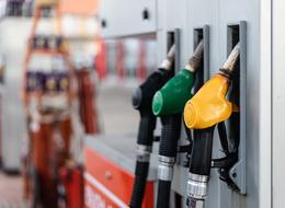 Son dakika: AKARYAKITA İNDİRİM geliyor! Petrol fiyatları geriledi, benzinde tabela değişiyor! (24 Mayıs 2024 güncel benzin-motorin fiyatları)