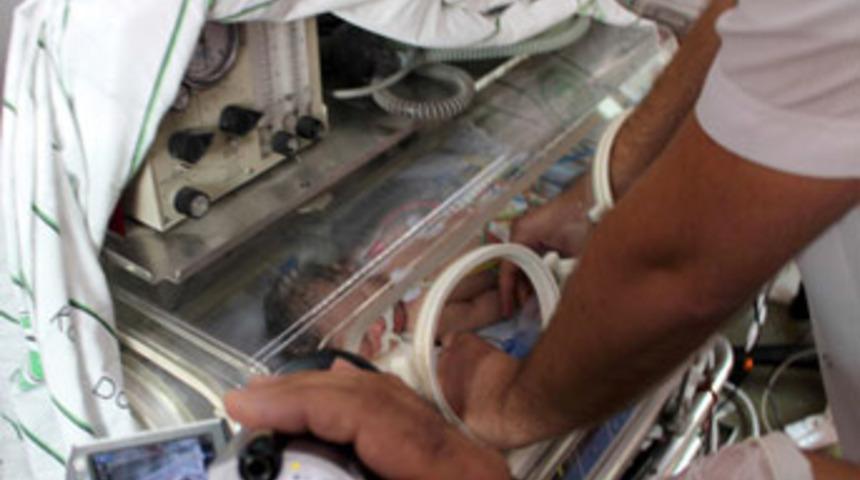 Mucize bebek de &ouml;ld&uuml;