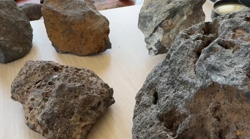 Değeri milyonlarca lira! Sosyal medyada yayılınca... Yurdun dört bir yanından üniversiteyi adeta taş yağmuruna tuttular