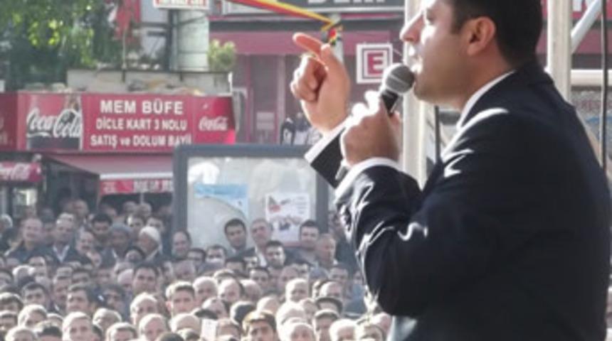 Demirtaş'tan h&uuml;k&uuml;mete &ccedil;ağrı