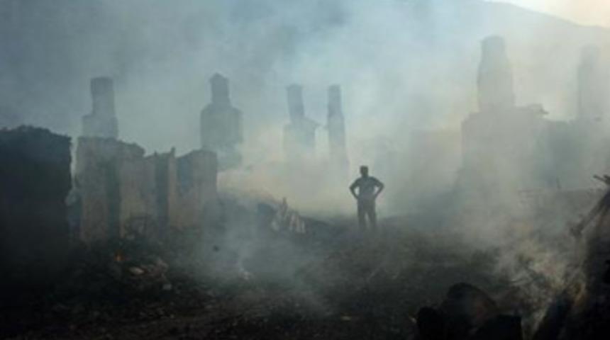 Bolu'da bir köy kül oldu!