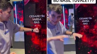 Tuvalette bulunan 'cesaretin varsa bas' yazısına bastı! Tuvalet bir anda pavyona döndü... O anlara sosyal medyadan yorum yağdı