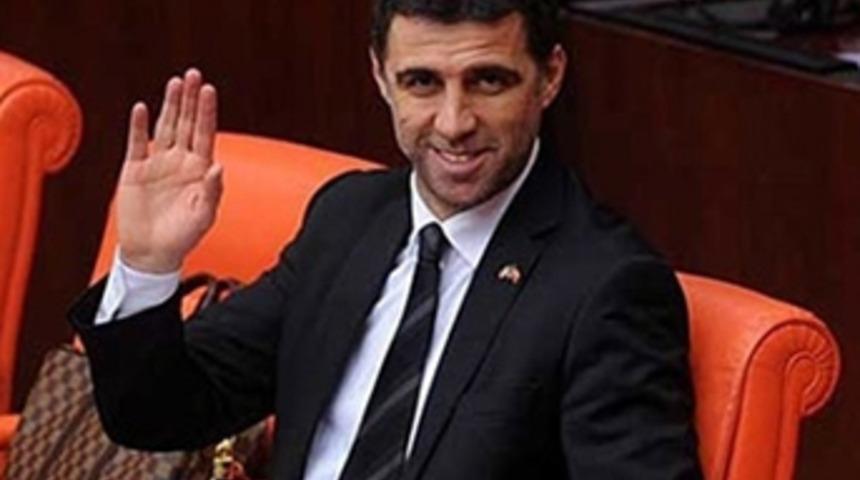 Vekile ‘sanat’ serbest, yorumculuk yasak