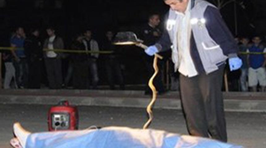 Hastaneden ka&ccedil;tı, arkadaşını &ouml;ld&uuml;rd&uuml;