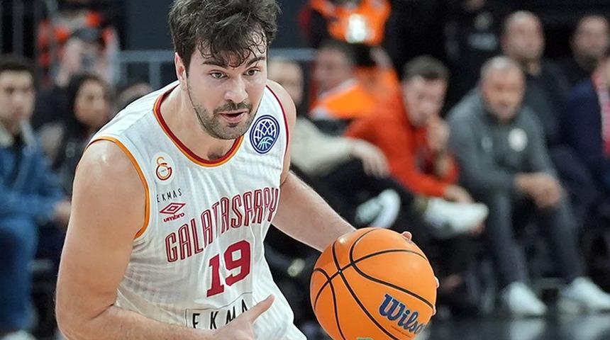 TBF'den Galatasaraylı Buğrahan Tuncer'e 3, Göksenin Köksal'a 1 maç ceza