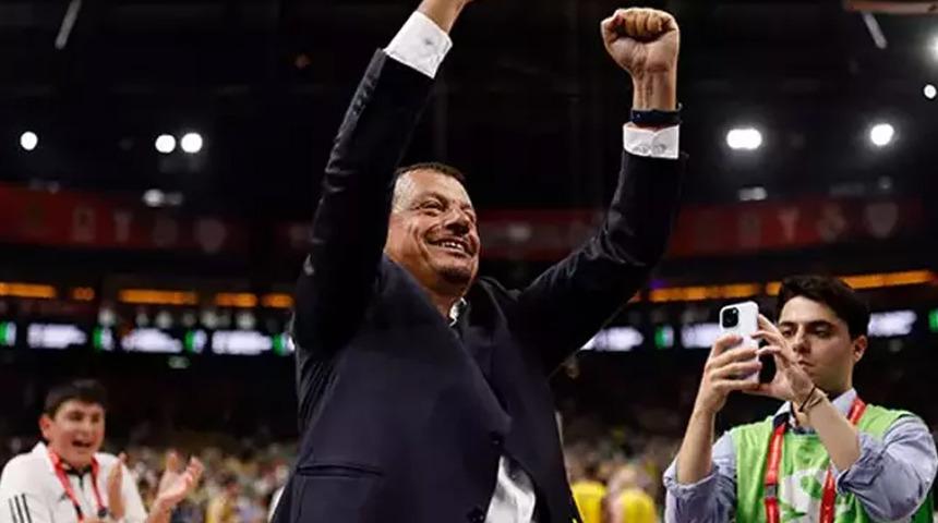 Ergin Ataman'dan Fenerbahçe maçı sonrası olay yaratan ifadeler! ''Korkmanıza gerek yok, sevinen çok Türk var...''