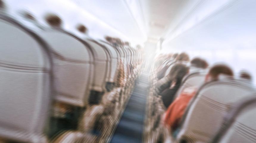 THY uçağında yürekler ağza geldi! Şiddetli türbülans 2 aylık kabin memurunun belini kırdı