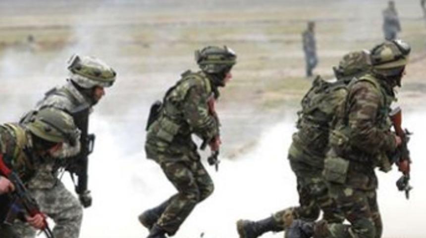 40 Suriye askeri T&uuml;rk askerine sığındı