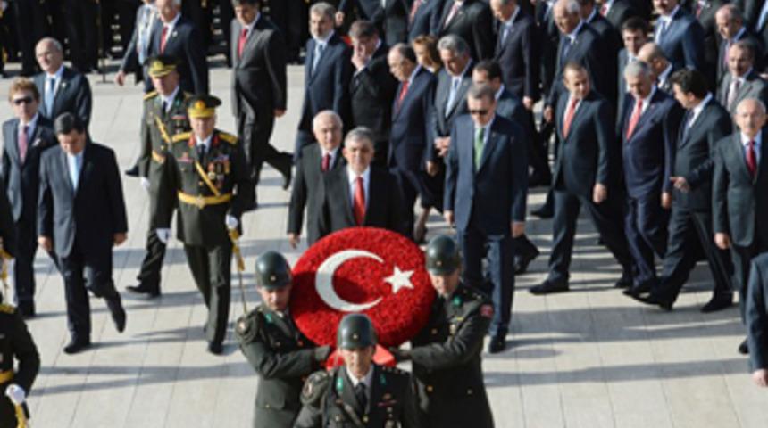 Devletin zirvesi Anıtkabir'de