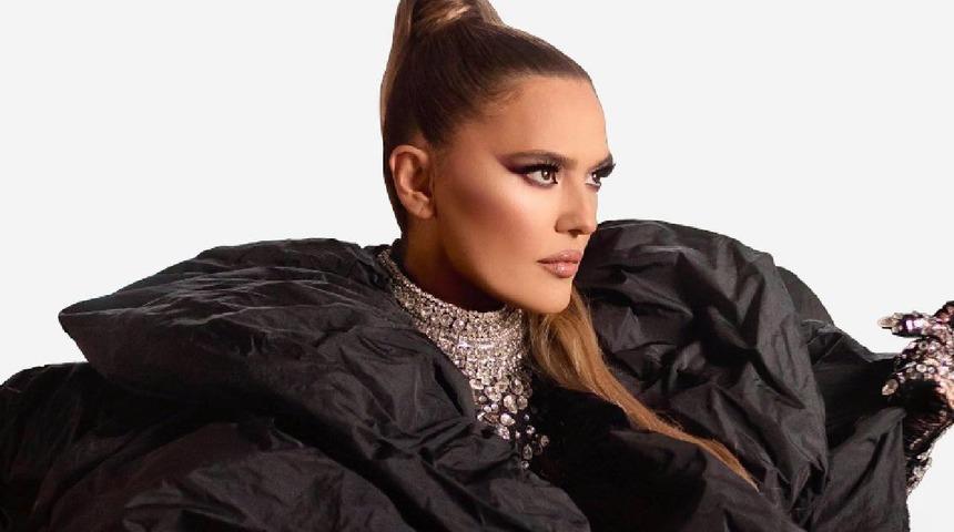 "11 kilo verdim" demişti! Demet Akalın'ın formda hali dikkat çekti! Ünlü mankenden yorum gecikmedi