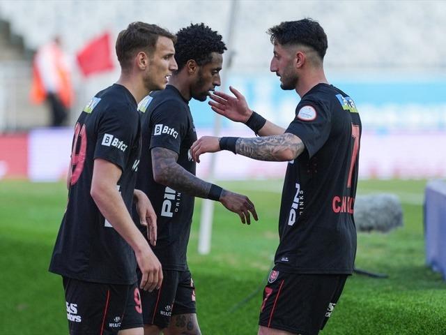 Fatih Karagümrük Süper Lig'e galibiyetle veda etti!