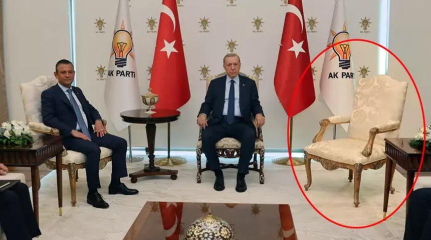 Erdoğan'ın CHP'de nasıl ağırlanacağı ortaya çıktı! 'Boş koltuk' çok tartışılmıştı, Özgür Özel'i ziyareti öncesi kulislerden sızdı