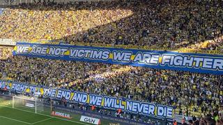 Fenerbahçeli taraftarlardan maç başında olay pankart!