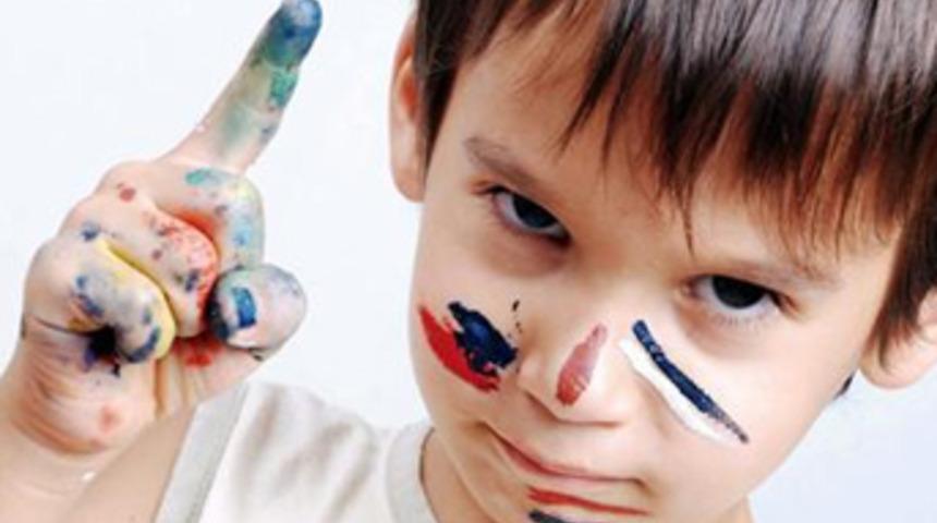 Asker ya da polis olmak isteyen çocuğa dikkat