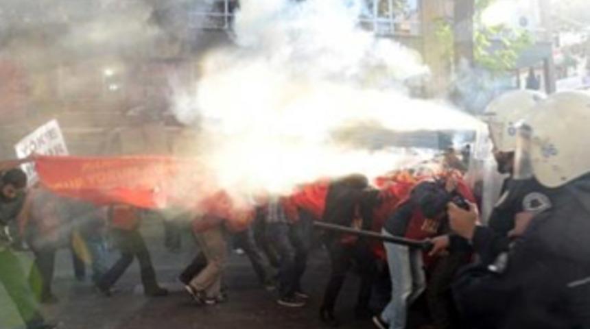 Başbakanlığa yürüyen gruba müdahale