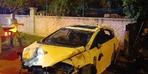 Adana'da park halindeki otomobile çarpıp devrilen araçtaki 2 kişi yaralandı