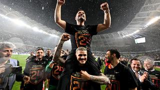 Galatasaray'ın şampiyonluğu sonrası dikkat çeken yazılar! Analarının ak sütü gibi helal