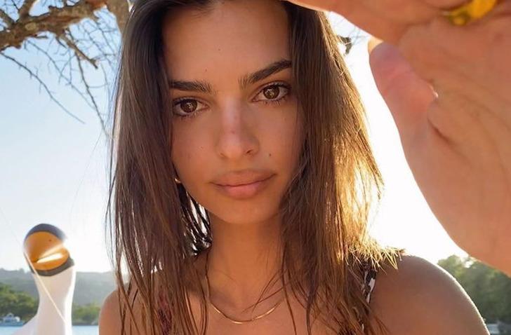 F1 Grand Prix'te Emily Ratajkowski de boy gösterdi! Ceketinin önünü açtı 18825726-728xauto