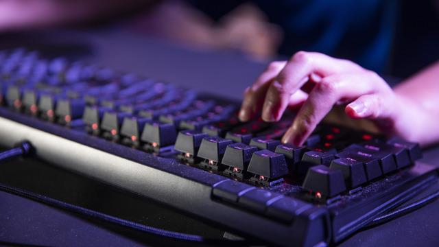 Mekanik klavye nedir? Mekanik klavyenin ne farkı var? Mekanik klavye ile normal klavye farkı