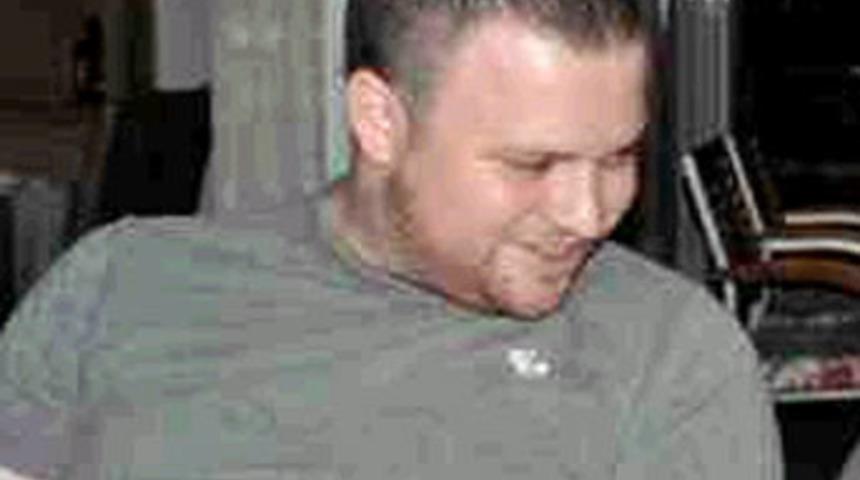 &Uuml;nl&uuml; işadamının oğlu &ouml;ld&uuml;