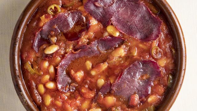 Pastırmalı kuru fasulye tarifi: Pastırmalı kuru fasulye nasıl yapılır?