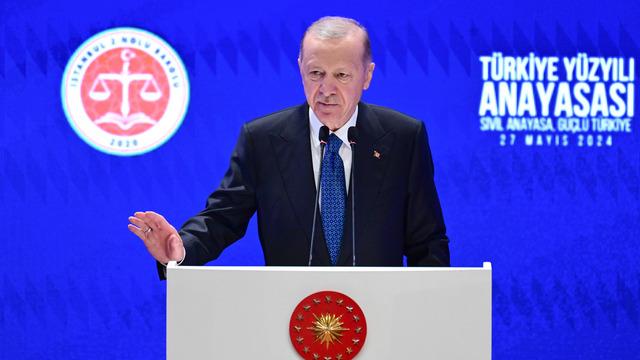 Cumhurbaşkanı Erdoğan: Çerçevesini darbecilerin çizdiği sorunlu anayasa ile yola devam edemeyiz