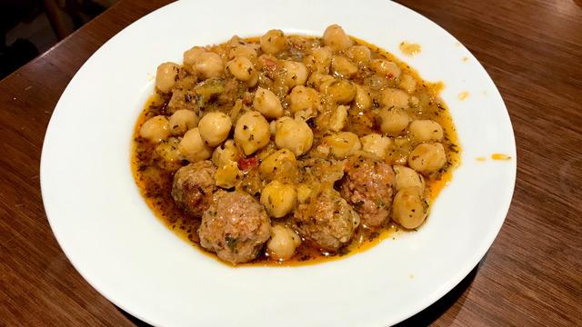 Nohutlu sulu köfte tarifi: Nohutlu sulu köfte nasıl yapılır?