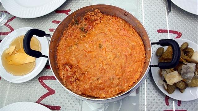 Çakallı menemeni tarifi: Çakallı menemeni nasıl yapılır?