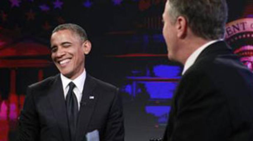 &Uuml;nl&uuml; sunucu Obama ile dalga ge&ccedil;ti