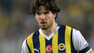 Fenerbahçe'de yaprak dökümü başlıyor! Yuvadan uçacak ilk isim belli oldu