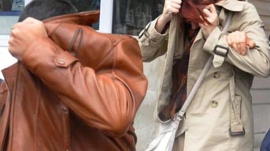 Yeni evli &ccedil;iftin balayı hapiste bitti