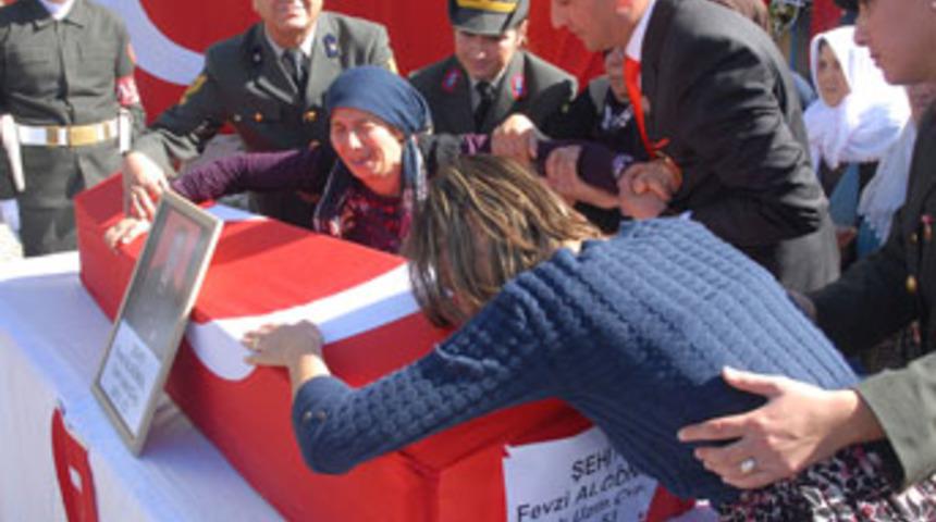 Şehitler son yolculuklarına uğurlandı