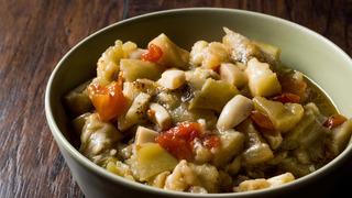 Közlenmiş patlıcan salatası tarifi: Közlenmiş patlıcan salatası nasıl yapılır?