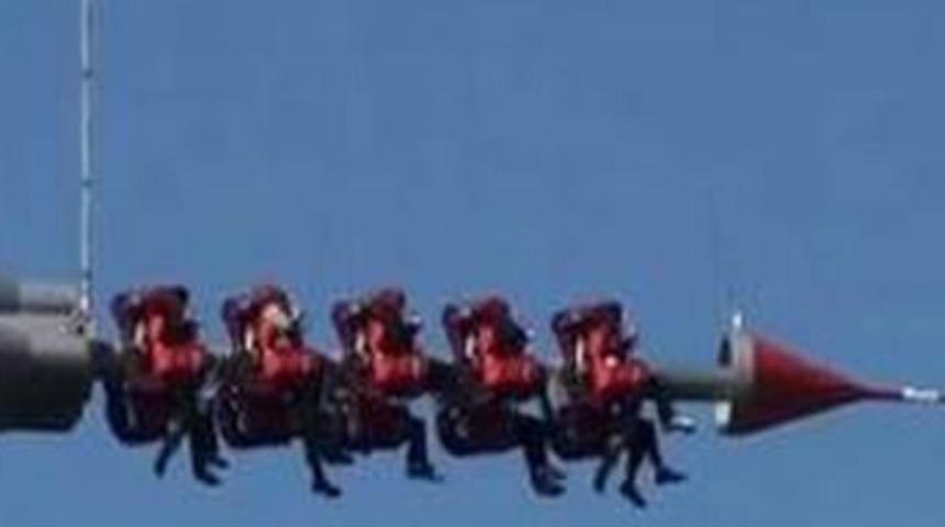 Lunaparkta 40 metre y&uuml;ksekte mahsur kaldılar