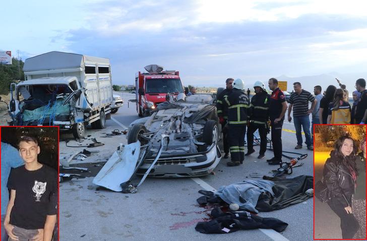 Acı son! Nişan alışverişi dönüşü korkunç kaza: 3 kişi öldü, 2 kişi yaralandı